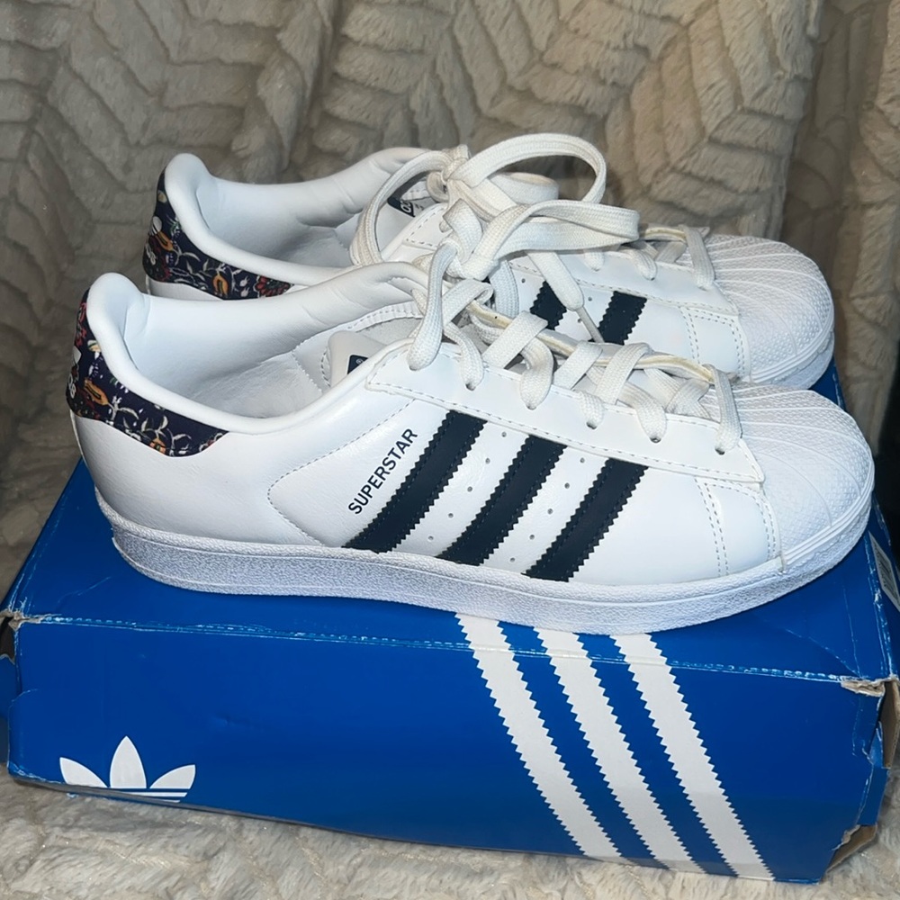 Adidas Superstar White Blue Striped Flowers